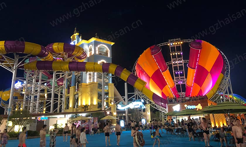 超级龙卷风水滑道提供了一种新的、刺激的水上体验