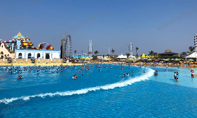 浙江宁波大目湾阿拉的海水上乐园海浪池