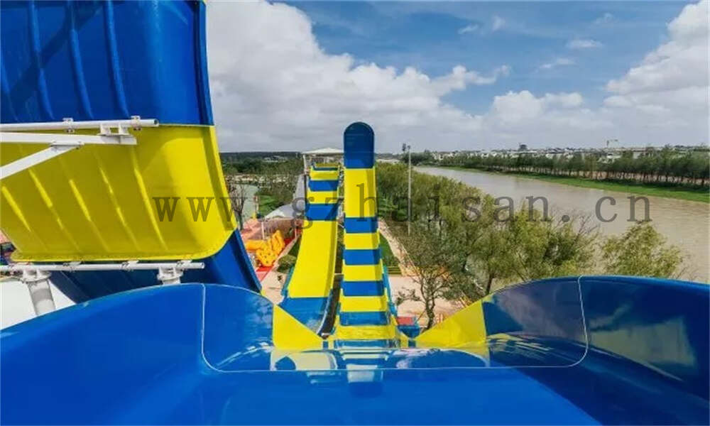 水上乐园管理中如何优化园区的音乐和声音环境？