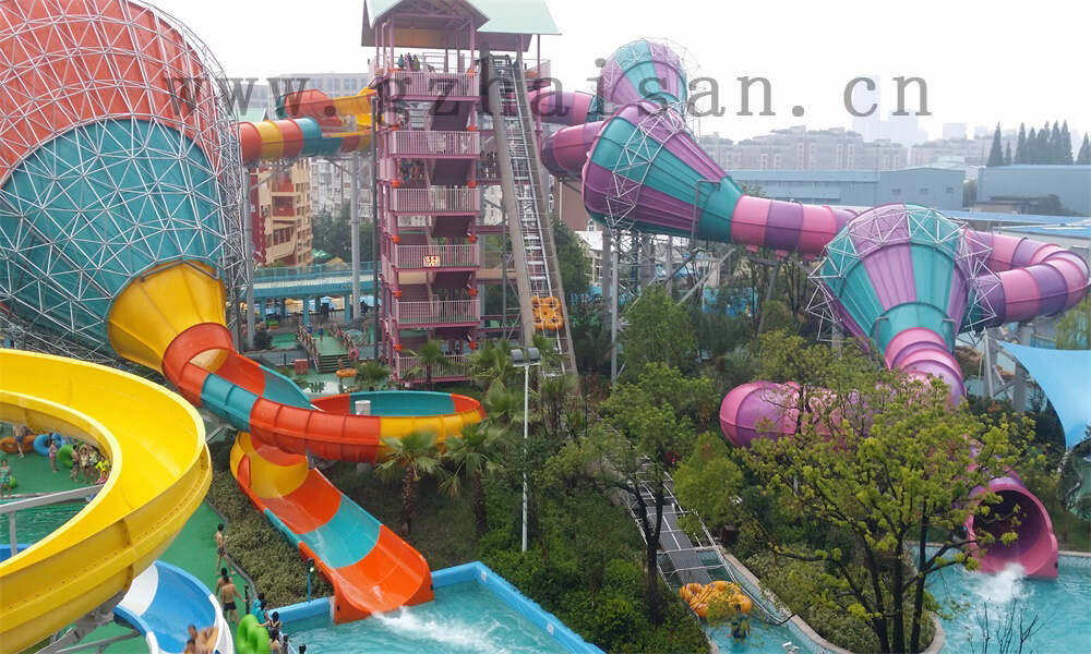 如何策划水上乐园的互动体验项目？