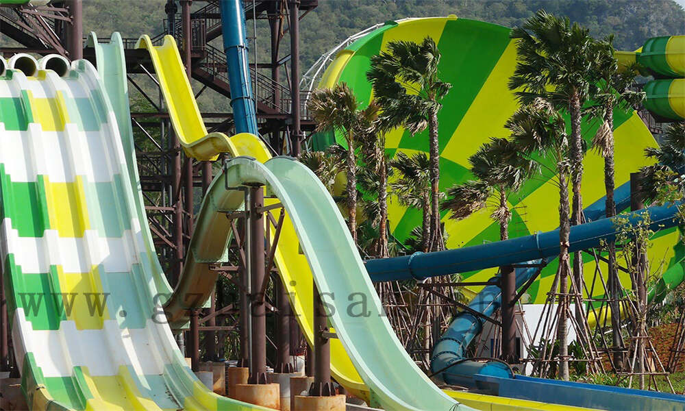 过山车水滑梯刺激体验，冒险者的乐园