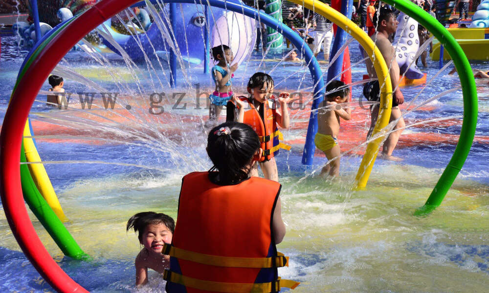 刺激探险之旅：水滑梯系列游乐设施